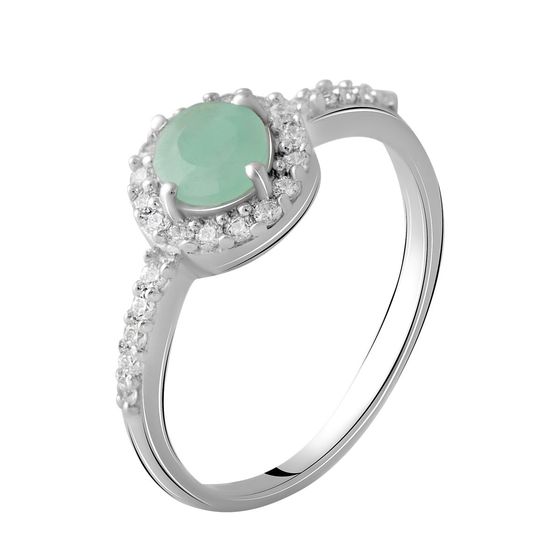 Silver ring with a 0.895-carat emerald