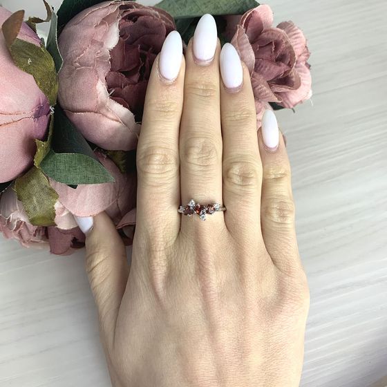 Серебряное кольцо с гранатом 1.03ct
