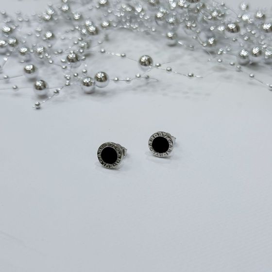 Silver earrings with onyx