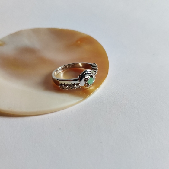 Silver ring with emerald 0.1ct