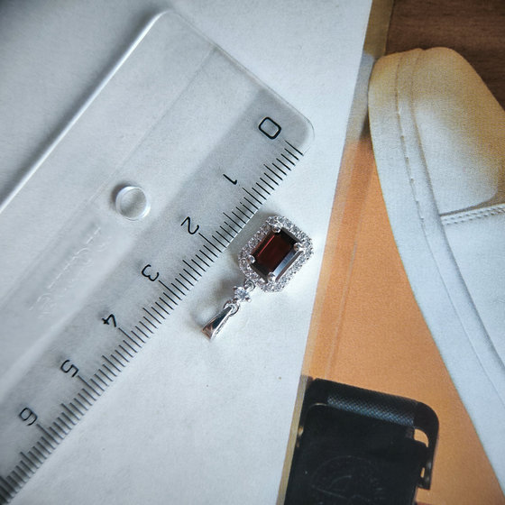 Серебряная подвеска с гранатом 1.631ct