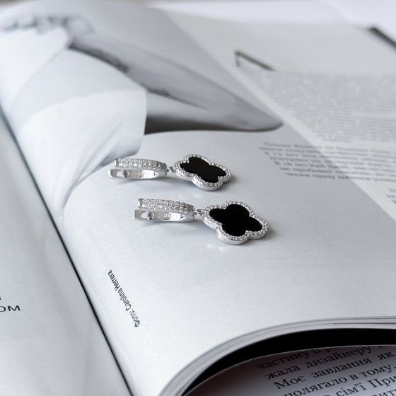 Silver earrings with onyx, fianites