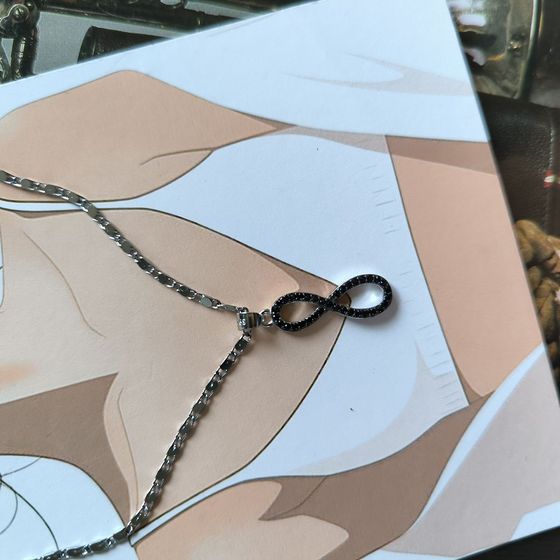 Silver pendant with phianites