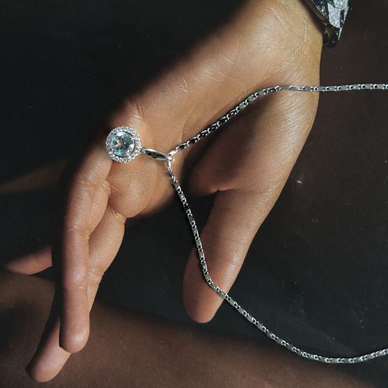 Срібна підвіска з топазом 2.704ct