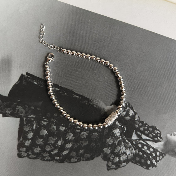 Silver bracelet with cubic zirconia