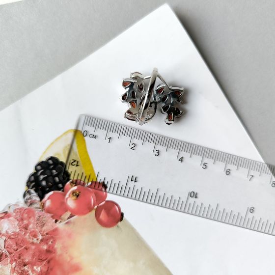 Серебряное кольцо с гранатом 4.117ct