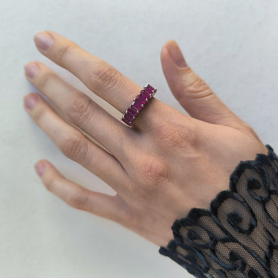 Silver ring with a 3.552ct ruby