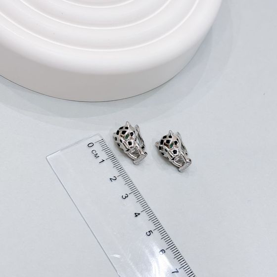 Silver earrings with phianites, semallu
