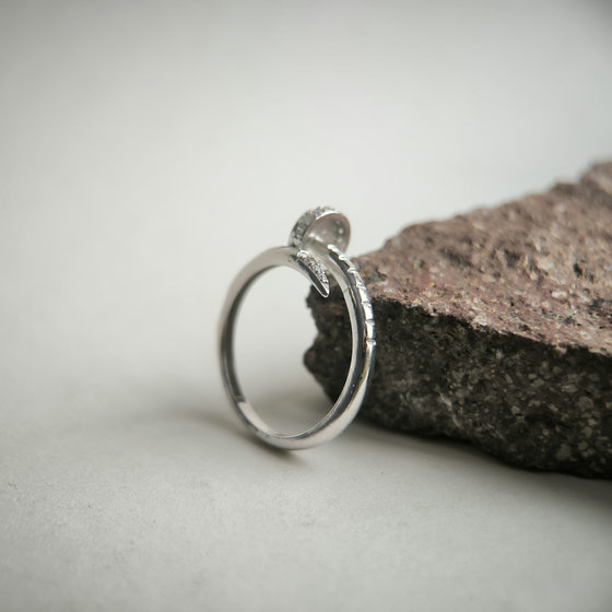 Серебряное кольцо с фианитами 0.12ct