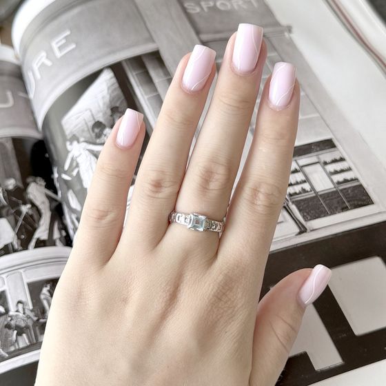 Срібна каблучка з топазом 0.87ct
