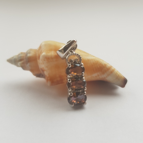 Серебряная подвеска с мистик топазом 3.4ct