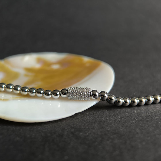 Silver bracelet with cubic zirconia
