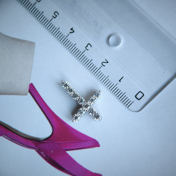 Silver pendant with cubic zirconia