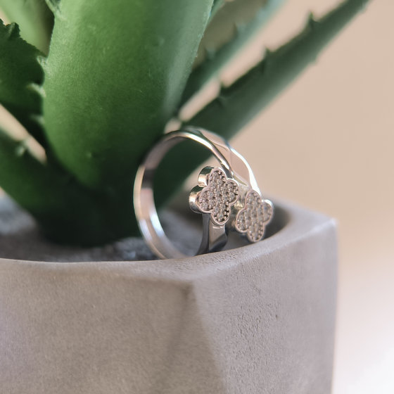 Sterling silver ring with 0.32ct fianites