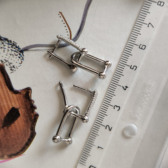 Silver earrings with cubic zirconia