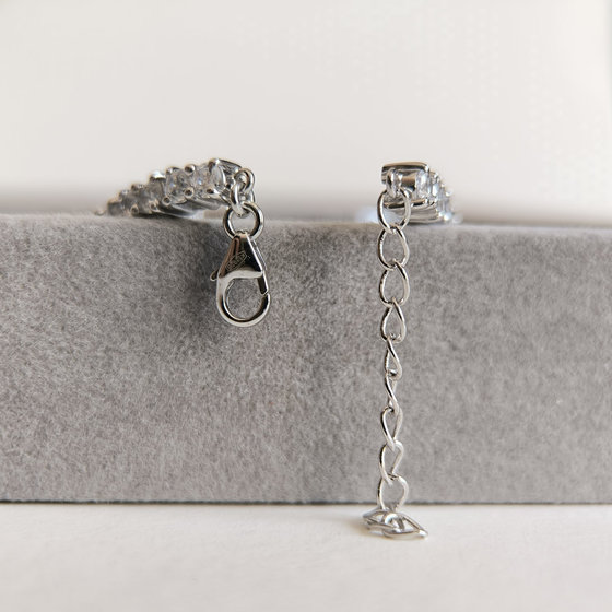 Silver bracelet with garnet 10.017ct
