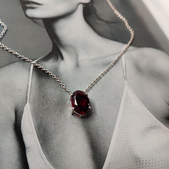 Срібне кольє з гранатом 4.54ct