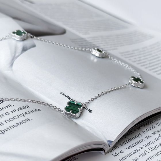 Silver necklace with malachite