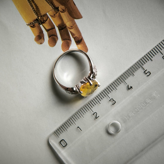 Silver ring with a 4.572ct nano citrine