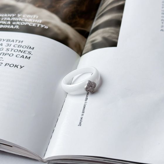 Silver ring with ceramics