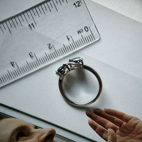 Silver ring with sapphire 2.658ct