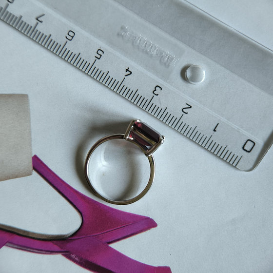 Silver ring with a 3.913ct nano garnet