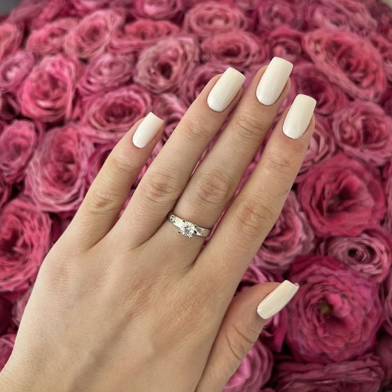 Gold ring with 0.2ct phianites