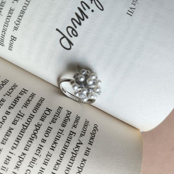 Silver ring with pearls, fianites