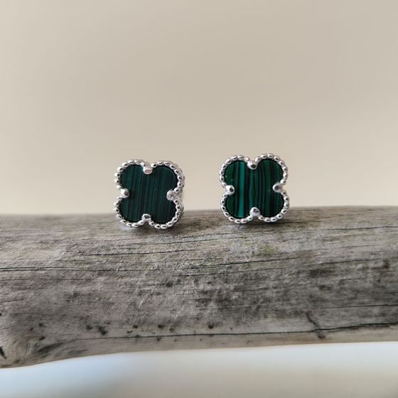 Silver earrings with malachite