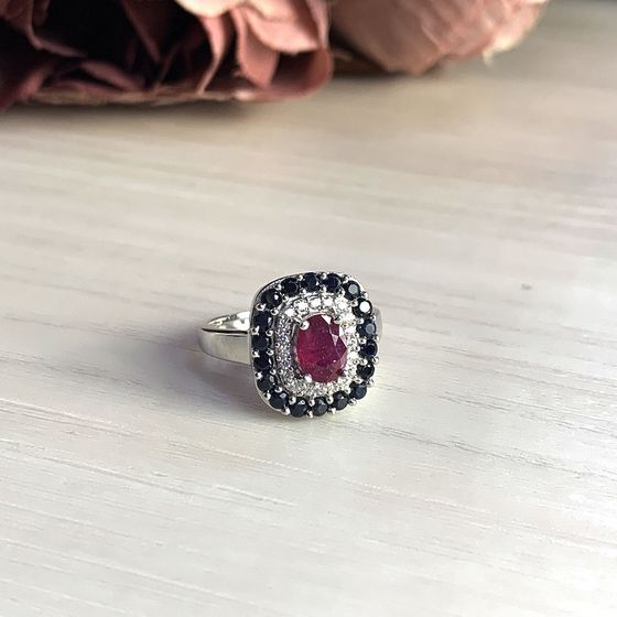 Срібна каблучка з рубіном 2.313ct, сапфіром