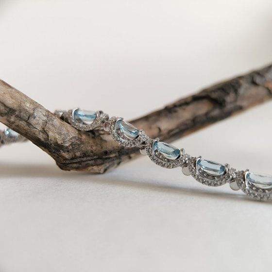 Silver bracelet with topaz 11.335ct