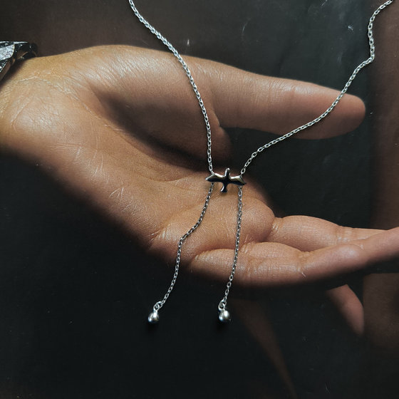 Silver necklace without stones