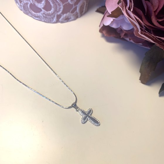 Silver cross with phianites