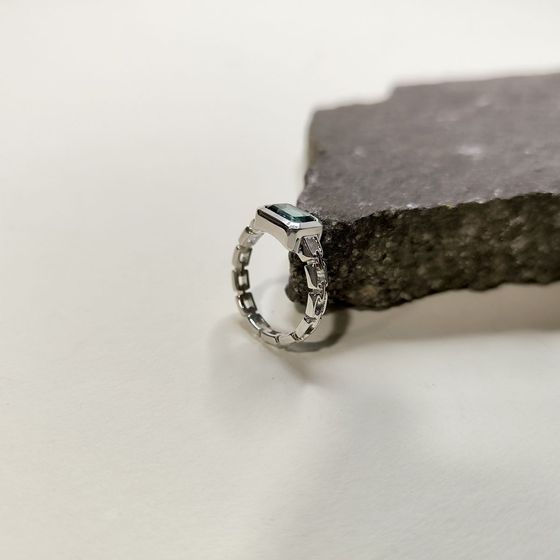 Серебряное кольцо с топазом Лондон Блю 1.475ct