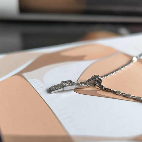 Sterling silver pendant with 0.09ct fianites