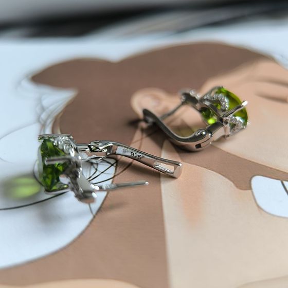 Silver Earrings with Chrysolite (3.494 ct)
