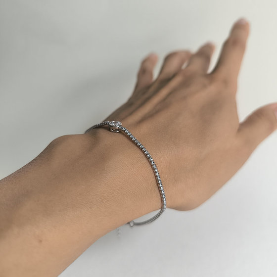 Silver bracelet with cubic zirconia