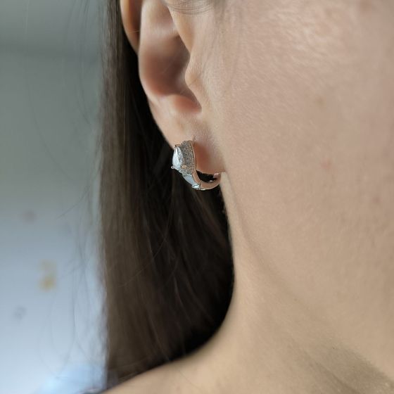 Silver earrings with mother-of-pearl