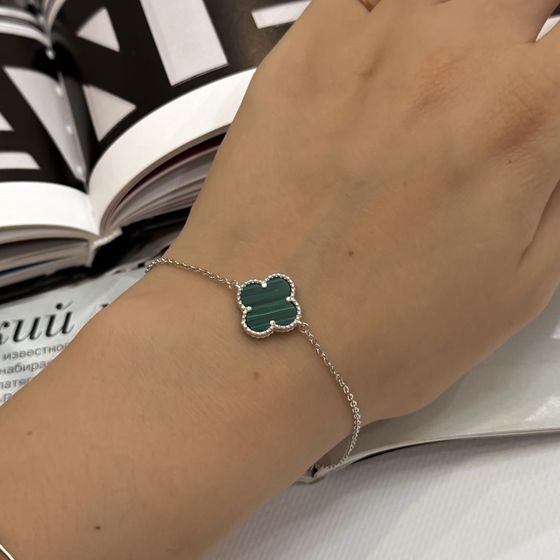 Silver bracelet with malachite