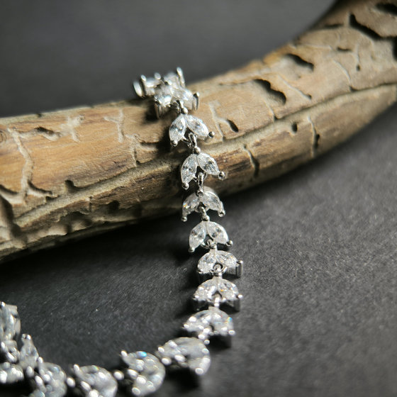 Silver bracelet with cubic zirconia