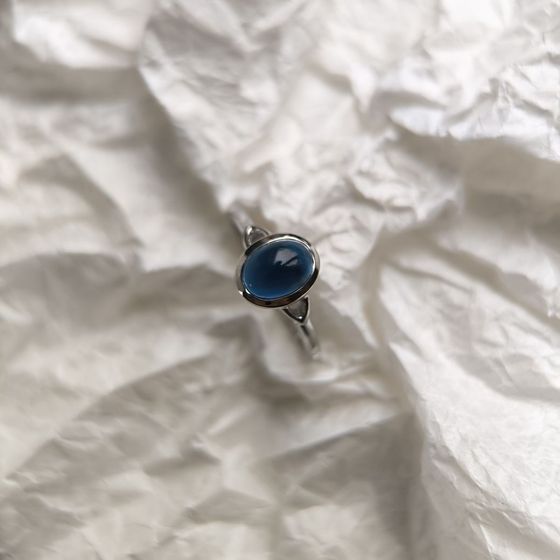 Silver ring with sapphire nano