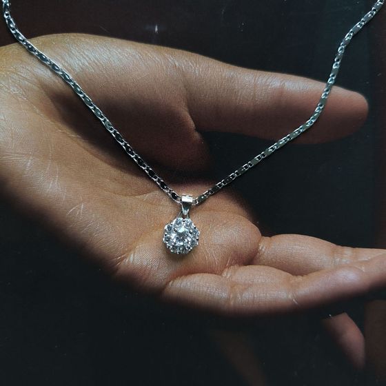 Silver pendant with phianites