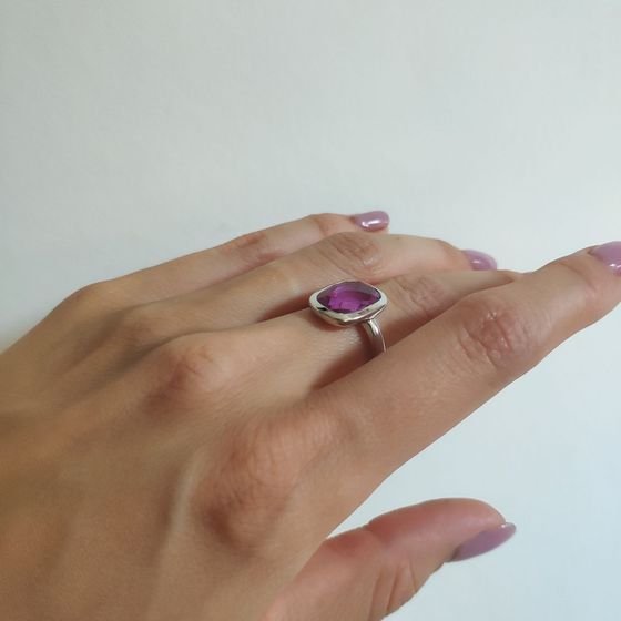 Silver ring with an 8.1-carat alexandrite