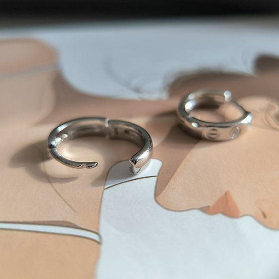 Silver earrings with cubic zirconia