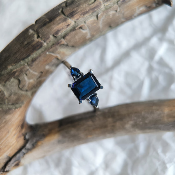 Silver ring with sapphire nano 1.547ct