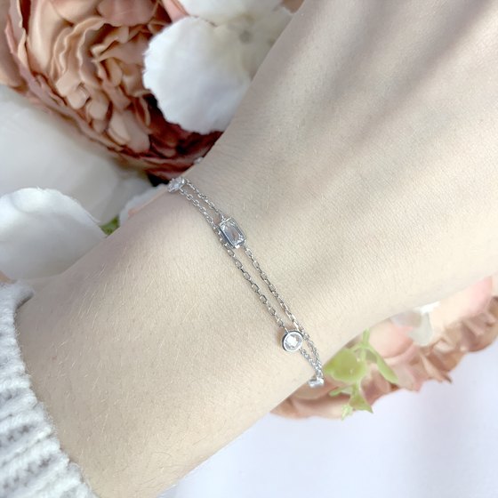 Silver bracelet with phianites