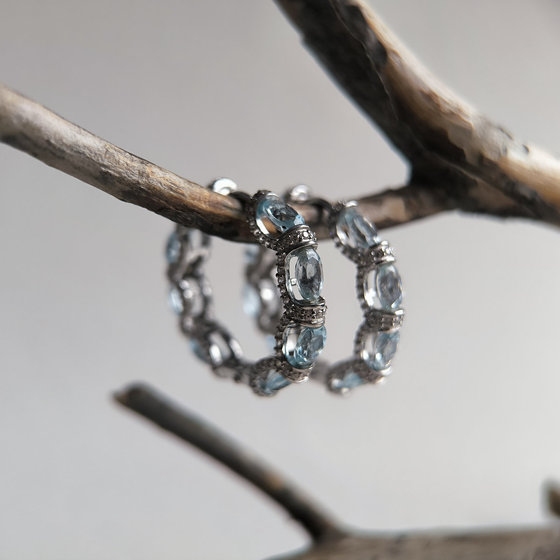 Silver earrings with 11.8ct topaz and cubic zirconia