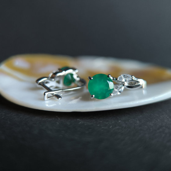 Silver earrings with 2.683 ct of agate and cubic zirconia