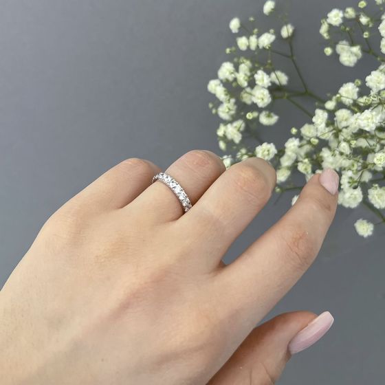 Золота каблучка з фіанітами 5.5ct