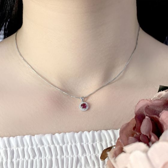 Silver pendant with a 0.948-carat ruby